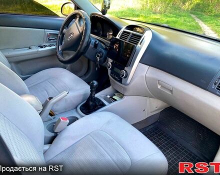 Черный Киа Черато, объемом двигателя 1.6 л и пробегом 272 тыс. км за 3850 $, фото 5 на Automoto.ua