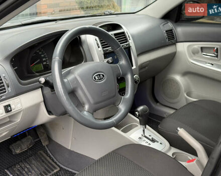 Черный Киа Черато, объемом двигателя 1.98 л и пробегом 180 тыс. км за 5500 $, фото 32 на Automoto.ua