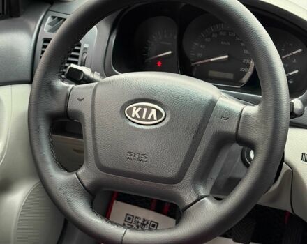 Черный Киа Черато, объемом двигателя 1.6 л и пробегом 258 тыс. км за 5200 $, фото 8 на Automoto.ua