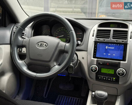 Черный Киа Черато, объемом двигателя 1.98 л и пробегом 180 тыс. км за 5500 $, фото 36 на Automoto.ua