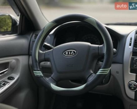 Черный Киа Черато, объемом двигателя 2 л и пробегом 173 тыс. км за 4800 $, фото 15 на Automoto.ua