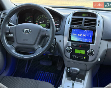 Черный Киа Черато, объемом двигателя 1.98 л и пробегом 180 тыс. км за 5750 $, фото 29 на Automoto.ua