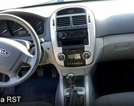 Черный Киа Черато, объемом двигателя 1.6 л и пробегом 178 тыс. км за 5500 $, фото 10 на Automoto.ua