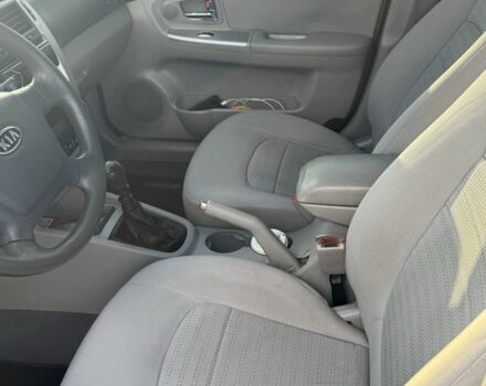 Черный Киа Черато, объемом двигателя 1.6 л и пробегом 156 тыс. км за 5500 $, фото 19 на Automoto.ua