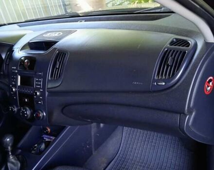 Черный Киа Черато, объемом двигателя 1.59 л и пробегом 215 тыс. км за 6350 $, фото 6 на Automoto.ua