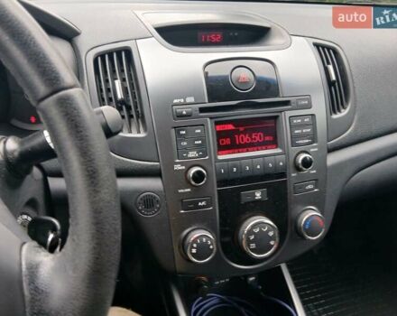 Черный Киа Черато, объемом двигателя 1.6 л и пробегом 253 тыс. км за 5300 $, фото 25 на Automoto.ua