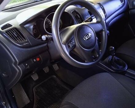 Черный Киа Черато, объемом двигателя 1.59 л и пробегом 215 тыс. км за 6350 $, фото 4 на Automoto.ua