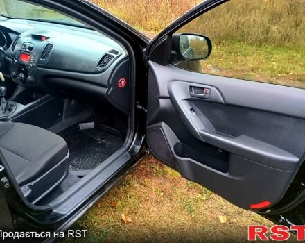 Черный Киа Черато, объемом двигателя 1.6 л и пробегом 123 тыс. км за 4900 $, фото 2 на Automoto.ua