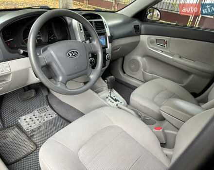 Черный Киа Черато, объемом двигателя 1.98 л и пробегом 265 тыс. км за 5450 $, фото 14 на Automoto.ua
