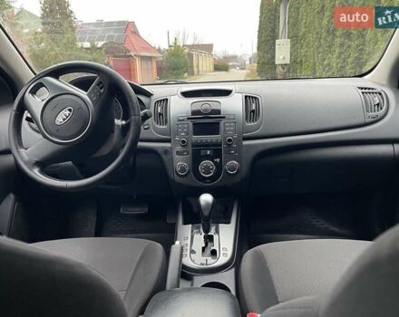 Чорний Кіа Черато, об'ємом двигуна 1.59 л та пробігом 203 тис. км за 6100 $, фото 9 на Automoto.ua