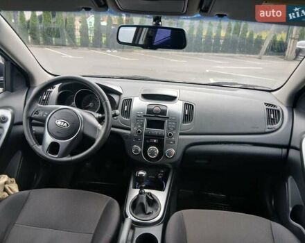 Черный Киа Черато, объемом двигателя 1.6 л и пробегом 253 тыс. км за 5300 $, фото 19 на Automoto.ua