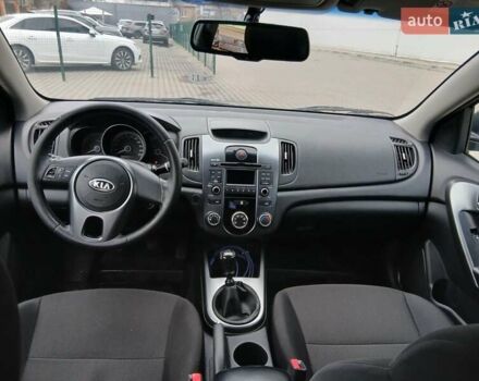 Черный Киа Черато, объемом двигателя 1.59 л и пробегом 253 тыс. км за 5300 $, фото 23 на Automoto.ua