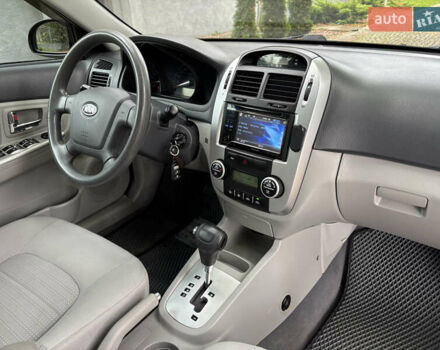 Черный Киа Черато, объемом двигателя 1.98 л и пробегом 265 тыс. км за 5450 $, фото 10 на Automoto.ua