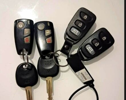 Черный Киа Черато, объемом двигателя 1.6 л и пробегом 300 тыс. км за 4999 $, фото 5 на Automoto.ua