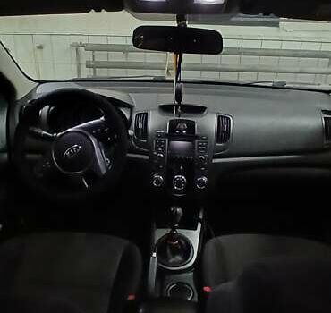 Коричневый Киа Черато, объемом двигателя 2 л и пробегом 250 тыс. км за 7200 $, фото 2 на Automoto.ua