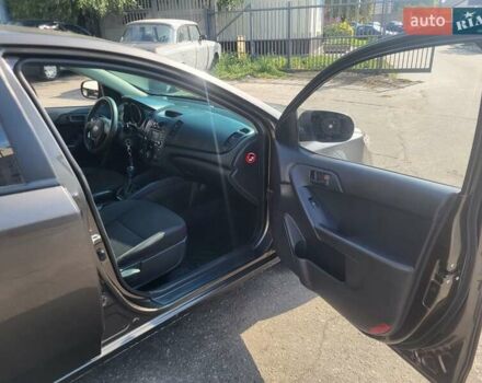 Коричневий Кіа Черато, об'ємом двигуна 1.6 л та пробігом 110 тис. км за 4750 $, фото 15 на Automoto.ua