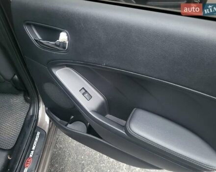 Коричневый Киа Черато, объемом двигателя 1.59 л и пробегом 171 тыс. км за 10500 $, фото 11 на Automoto.ua