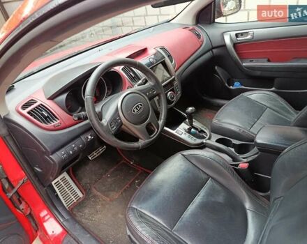 Червоний Кіа Черато, об'ємом двигуна 2 л та пробігом 177 тис. км за 4500 $, фото 6 на Automoto.ua