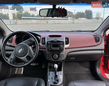 Красный Киа Черато, объемом двигателя 2 л и пробегом 219 тыс. км за 8200 $, фото 9 на Automoto.ua