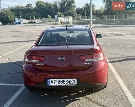 Красный Киа Черато, объемом двигателя 2 л и пробегом 155 тыс. км за 8900 $, фото 3 на Automoto.ua