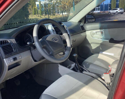 Червоний Кіа Черато, об'ємом двигуна 1.6 л та пробігом 239 тис. км за 4900 $, фото 8 на Automoto.ua