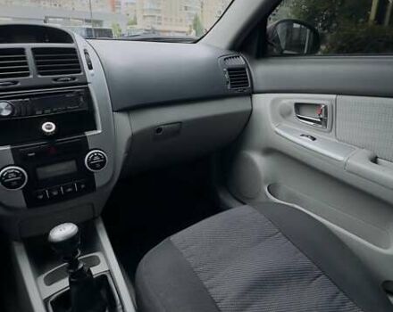 Червоний Кіа Черато, об'ємом двигуна 1.6 л та пробігом 260 тис. км за 3850 $, фото 5 на Automoto.ua