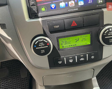 Красный Киа Черато, объемом двигателя 1.98 л и пробегом 256 тыс. км за 5500 $, фото 21 на Automoto.ua
