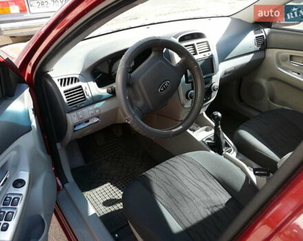 Червоний Кіа Черато, об'ємом двигуна 1.98 л та пробігом 129 тис. км за 5200 $, фото 3 на Automoto.ua