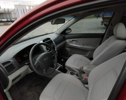 Киа Черато 2008 в Коростене на Automoto.ua Красный Киа Черато, объемом двигателя 1.6 л и пробегом 126 тыс. км за 5599 $, фото 5 на Automoto.ua