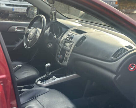 Киа Черато 2009 в Виннице на Automoto.ua Красный Киа Черато, объемом двигателя 2 л и пробегом 179 тыс. км за 8500 $, фото 3 на Automoto.ua