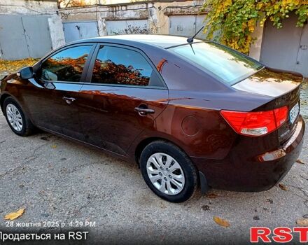 Киа Черато 2009 в Николаеве на Automoto.ua Красный Киа Черато, объемом двигателя 1.6 л и пробегом 170 тыс. км за 6200 $, фото 2 на Automoto.ua