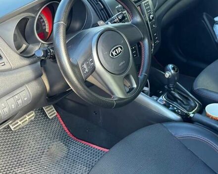 Киа Черато 2011 в Киеве на Automoto.ua Красный Киа Черато, объемом двигателя 1.59 л и пробегом 264 тыс. км за 6899 $, фото 4 на Automoto.ua