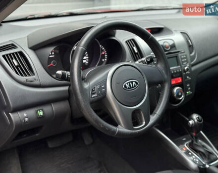 Красный Киа Черато, объемом двигателя 1.6 л и пробегом 200 тыс. км за 8900 $, фото 9 на Automoto.ua