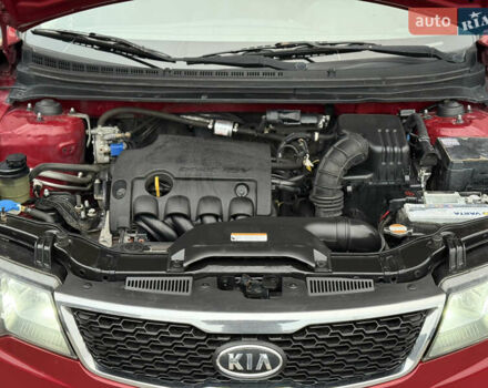 Красный Киа Черато, объемом двигателя 1.6 л и пробегом 200 тыс. км за 8900 $, фото 20 на Automoto.ua