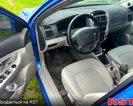 Кіа Черато, об'ємом двигуна 2 л та пробігом 271 тис. км за 3700 $, фото 3 на Automoto.ua