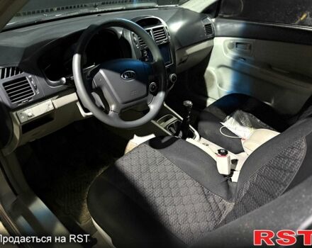 Киа Черато, объемом двигателя 1.6 л и пробегом 200 тыс. км за 3850 $, фото 6 на Automoto.ua