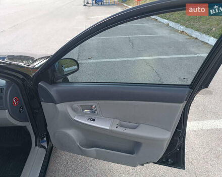 Киа Черато, объемом двигателя 2 л и пробегом 298 тыс. км за 4000 $, фото 6 на Automoto.ua
