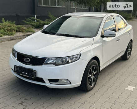 Киа Черато, объемом двигателя 1.6 л и пробегом 167 тыс. км за 8700 $, фото 2 на Automoto.ua