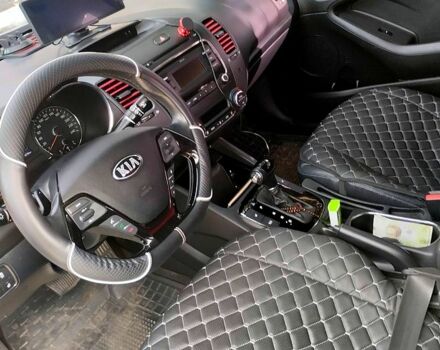 Киа Черато, объемом двигателя 1.6 л и пробегом 128 тыс. км за 13000 $, фото 4 на Automoto.ua