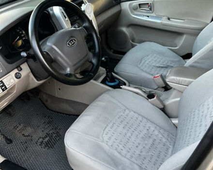 Жовтий Кіа Черато, об'ємом двигуна 1.6 л та пробігом 213 тис. км за 4800 $, фото 2 на Automoto.ua