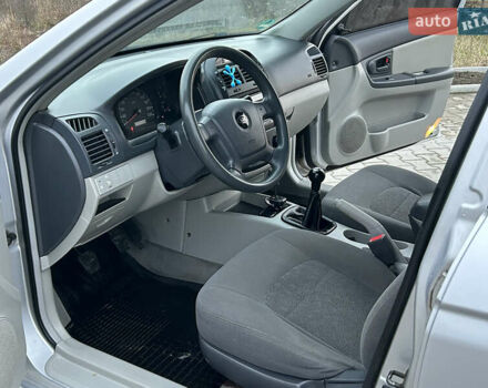 Серый Киа Черато, объемом двигателя 1.6 л и пробегом 177 тыс. км за 4000 $, фото 14 на Automoto.ua