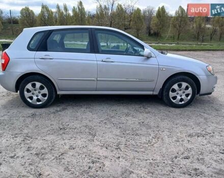 Серый Киа Черато, объемом двигателя 1.6 л и пробегом 192 тыс. км за 4200 $, фото 6 на Automoto.ua