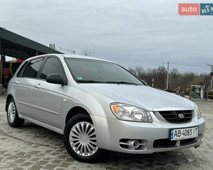 Серый Киа Черато, объемом двигателя 1.6 л и пробегом 177 тыс. км за 4000 $, фото 2 на Automoto.ua