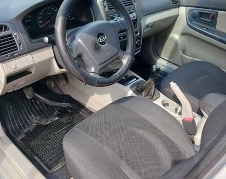 Серый Киа Черато, объемом двигателя 1.6 л и пробегом 192 тыс. км за 4200 $, фото 9 на Automoto.ua