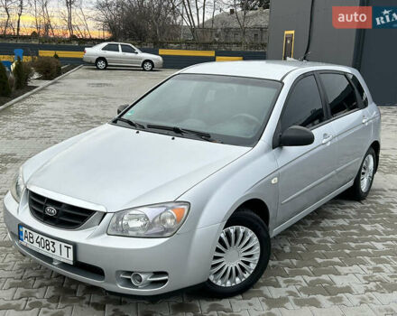 Серый Киа Черато, объемом двигателя 1.6 л и пробегом 177 тыс. км за 4000 $, фото 9 на Automoto.ua