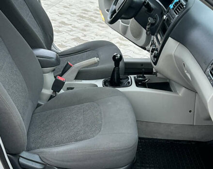 Серый Киа Черато, объемом двигателя 1.6 л и пробегом 177 тыс. км за 4000 $, фото 12 на Automoto.ua