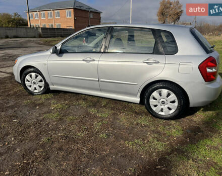 Серый Киа Черато, объемом двигателя 1.49 л и пробегом 257 тыс. км за 4400 $, фото 2 на Automoto.ua