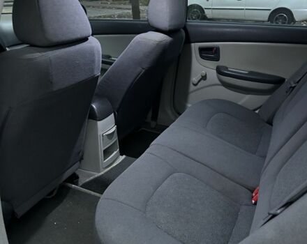 Серый Киа Черато, объемом двигателя 1.6 л и пробегом 190 тыс. км за 3100 $, фото 7 на Automoto.ua