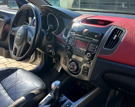 Серый Киа Черато, объемом двигателя 2 л и пробегом 95 тыс. км за 7600 $, фото 4 на Automoto.ua