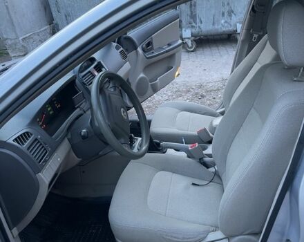 Серый Киа Черато, объемом двигателя 1.5 л и пробегом 204 тыс. км за 3700 $, фото 9 на Automoto.ua